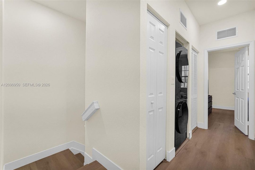 For Sale: $465,000 (2 beds, 2 baths, 1441 Square Feet)