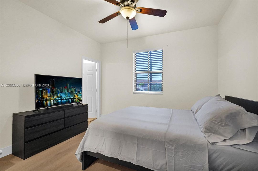 For Sale: $465,000 (2 beds, 2 baths, 1441 Square Feet)