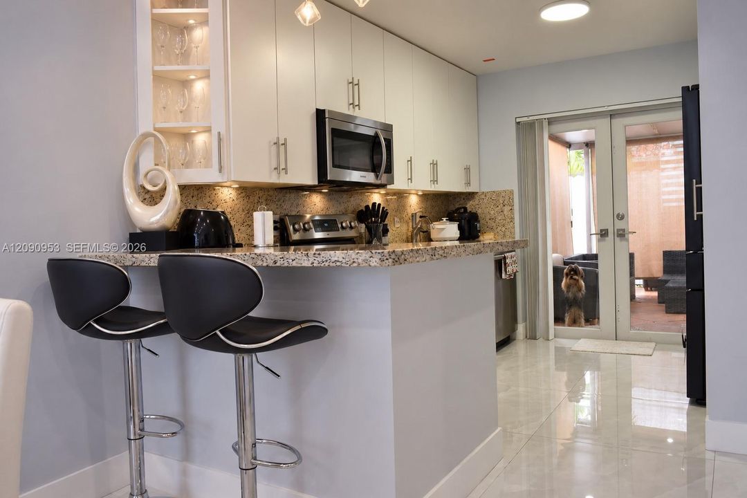 For Rent: $3,500 (3 beds, 2 baths, 1243 Square Feet)
