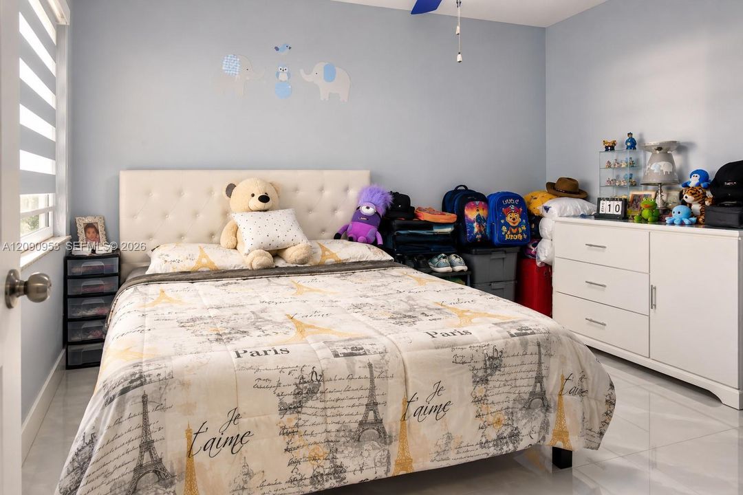 For Rent: $3,500 (3 beds, 2 baths, 1243 Square Feet)
