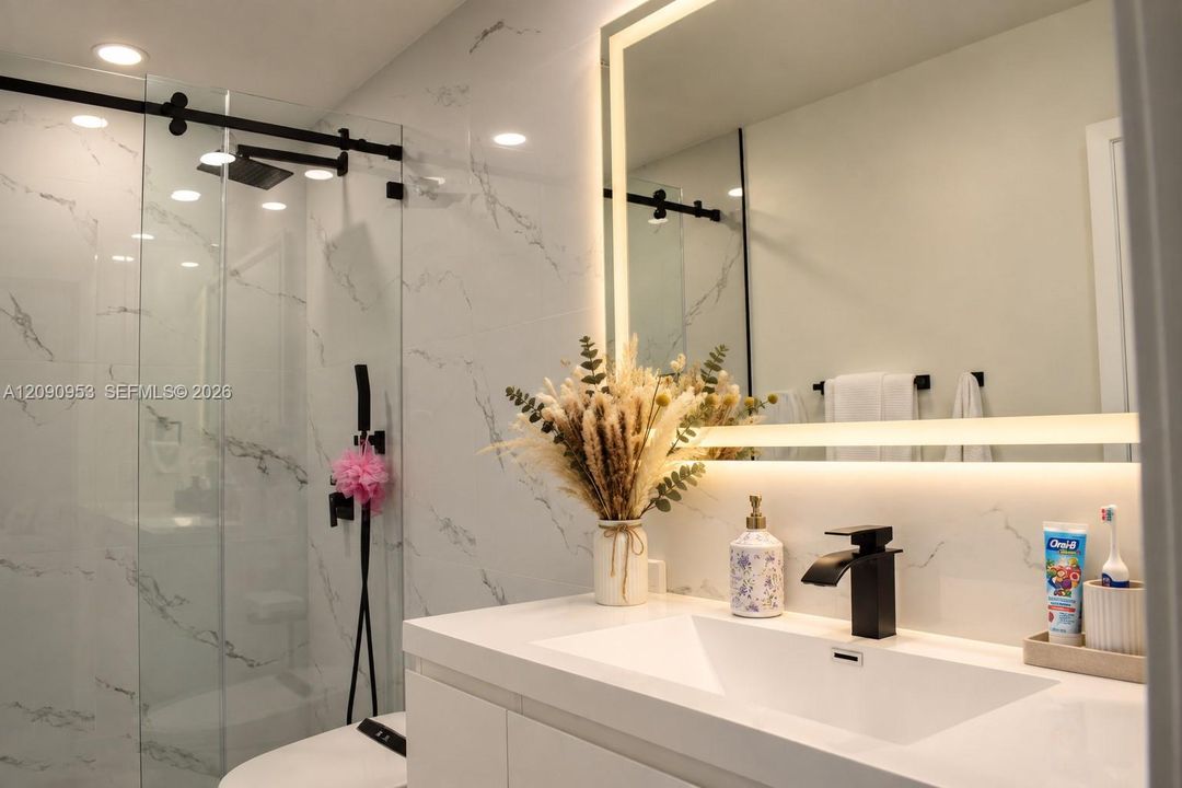For Rent: $3,500 (3 beds, 2 baths, 1243 Square Feet)