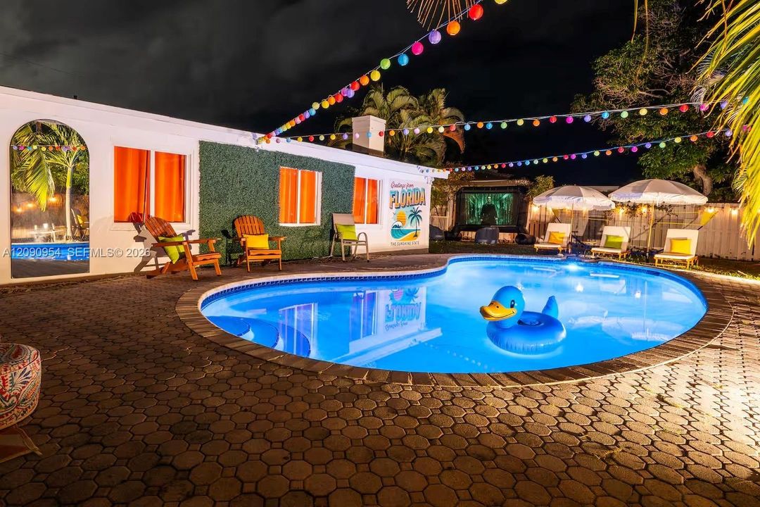 En Renta: $7,500 (4 camas, 3 baños, 1933 Pies cuadrados)