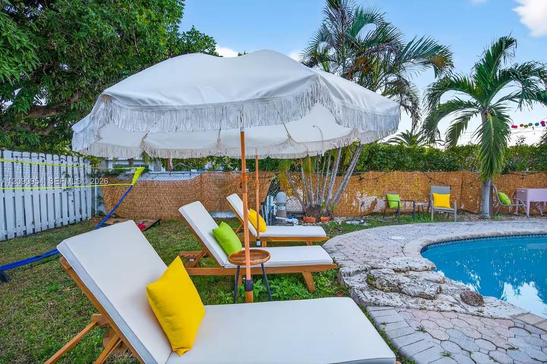 En Renta: $7,500 (4 camas, 3 baños, 1933 Pies cuadrados)