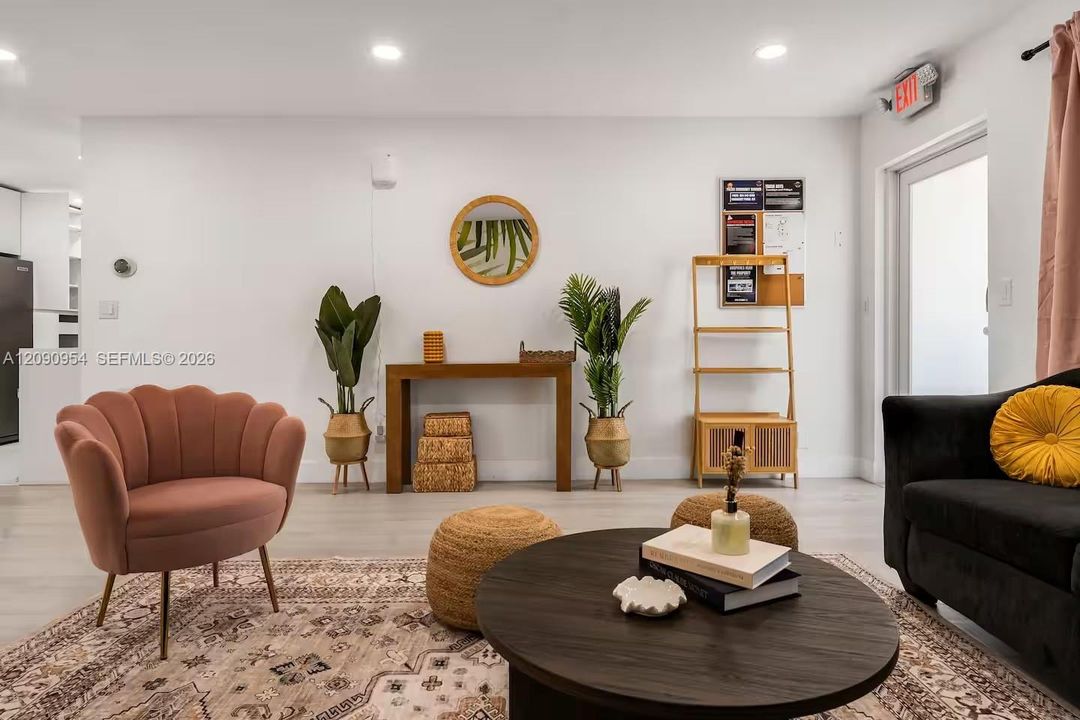 En Renta: $7,500 (4 camas, 3 baños, 1933 Pies cuadrados)