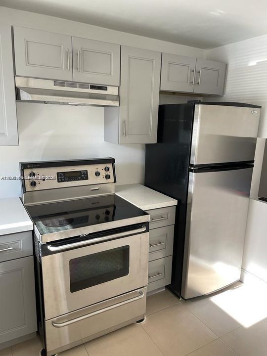 В аренду: $1,850 (2 спален, 2 ванн, 850 Квадратных фут)