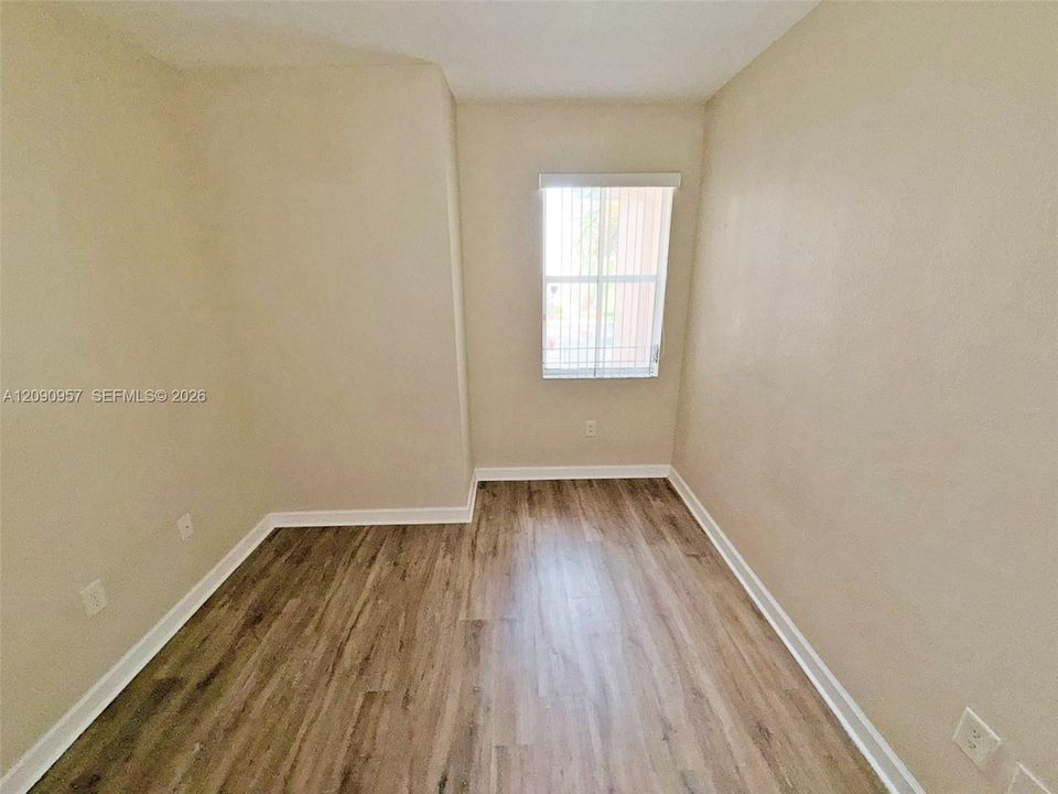For Sale: $279,900 (3 beds, 2 baths, 1325 Square Feet)