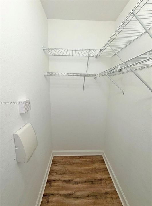 For Sale: $279,900 (3 beds, 2 baths, 1325 Square Feet)