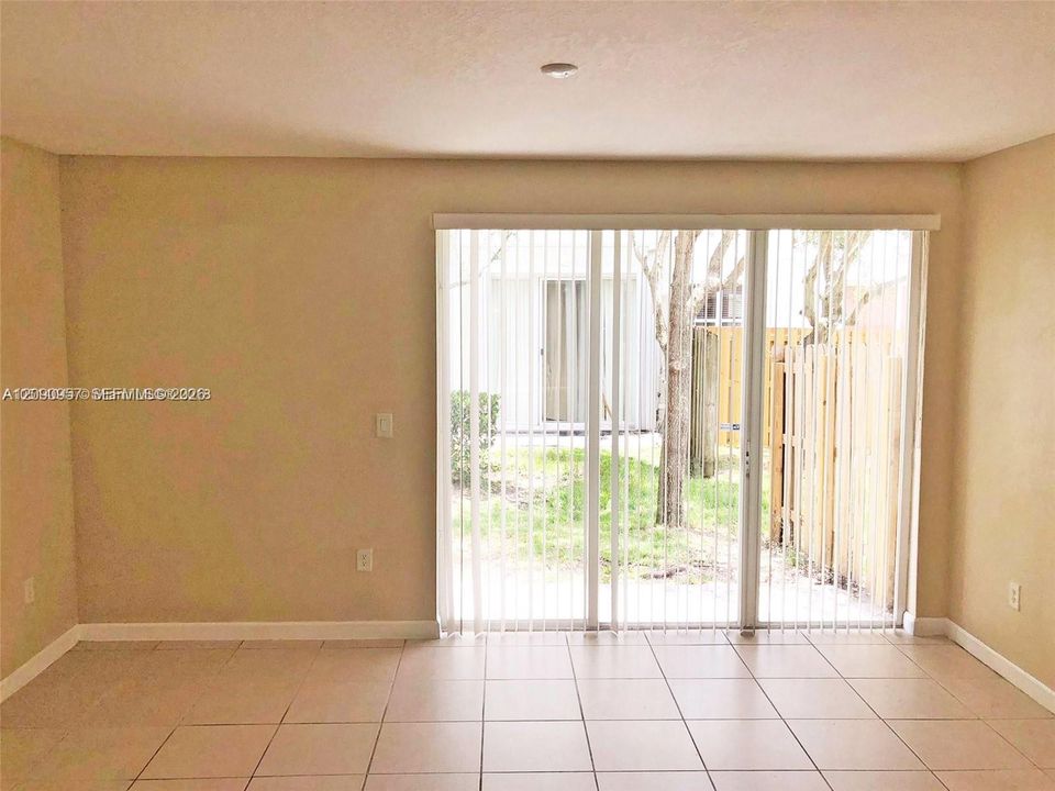 For Sale: $279,900 (3 beds, 2 baths, 1325 Square Feet)
