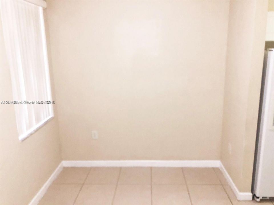 For Sale: $279,900 (3 beds, 2 baths, 1325 Square Feet)