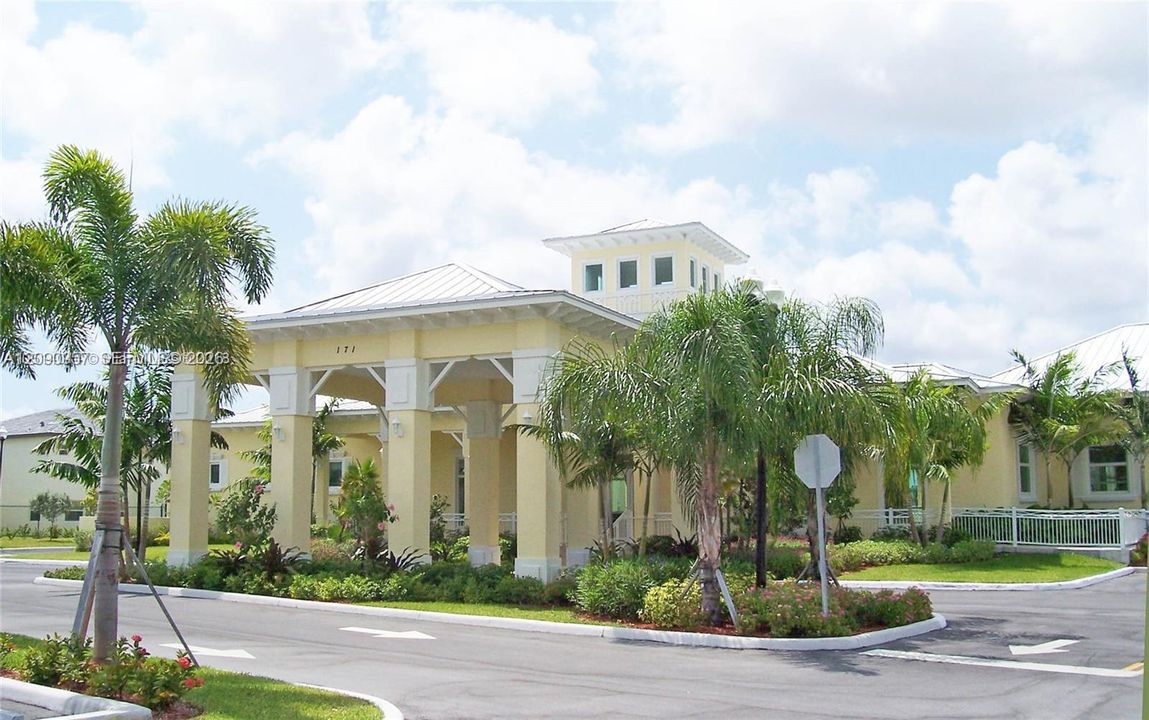 For Sale: $279,900 (3 beds, 2 baths, 1325 Square Feet)