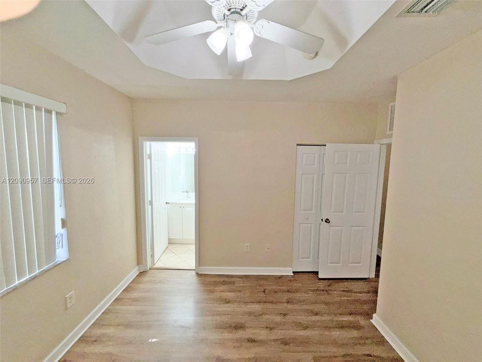 For Sale: $279,900 (3 beds, 2 baths, 1325 Square Feet)