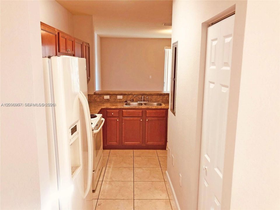 For Sale: $279,900 (3 beds, 2 baths, 1325 Square Feet)