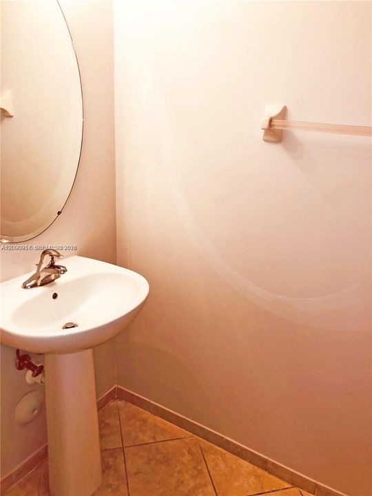 For Sale: $279,900 (3 beds, 2 baths, 1325 Square Feet)