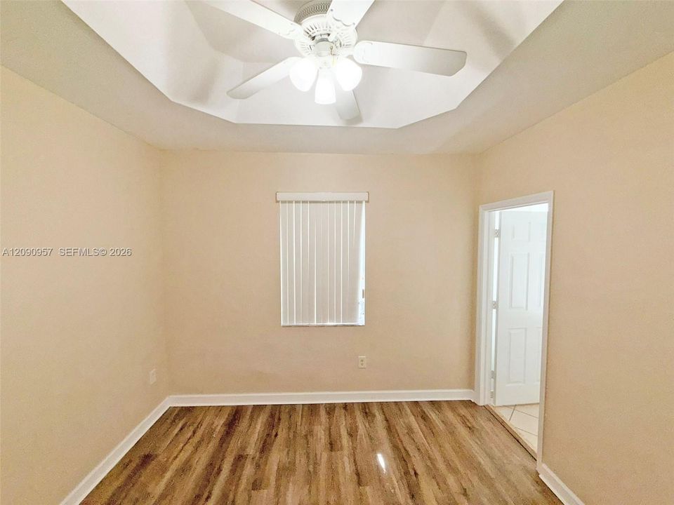 For Sale: $279,900 (3 beds, 2 baths, 1325 Square Feet)