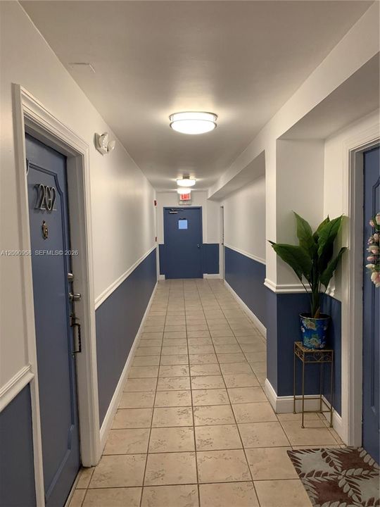 For Rent: $1,760 (1 beds, 1 baths, 711 Square Feet)