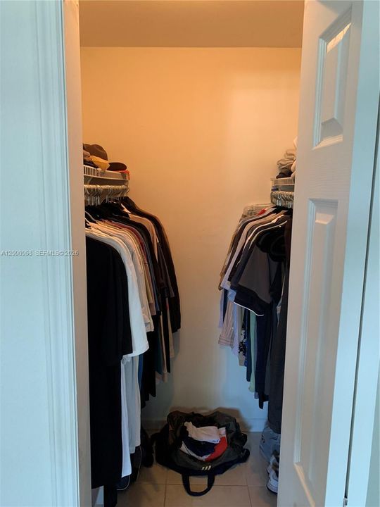For Rent: $1,760 (1 beds, 1 baths, 711 Square Feet)