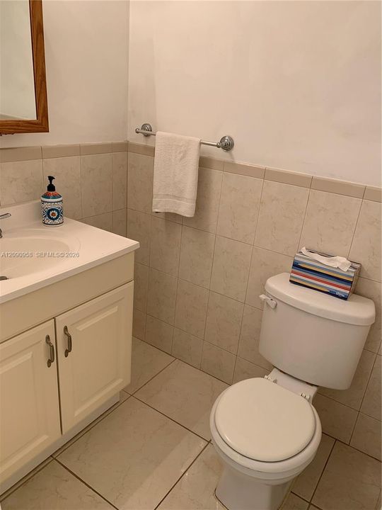 For Rent: $1,760 (1 beds, 1 baths, 711 Square Feet)