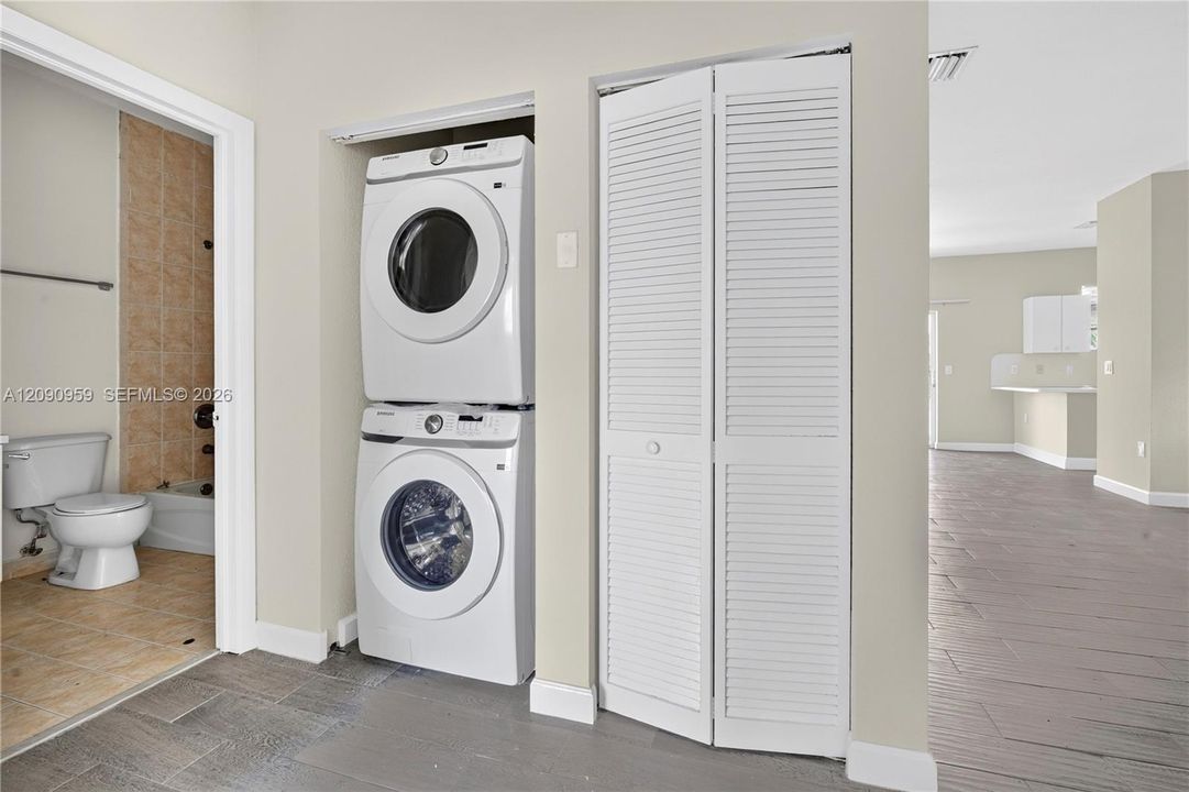 На продажу: $259,000 (3 спален, 2 ванн, 1194 Квадратных фут)