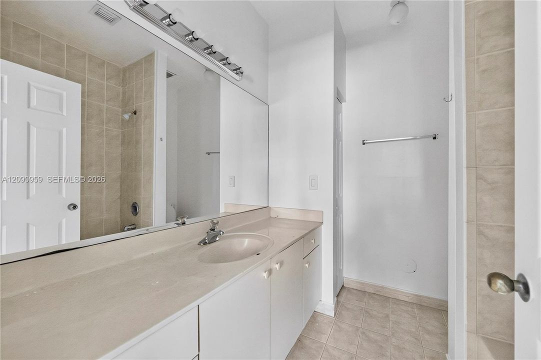 На продажу: $259,000 (3 спален, 2 ванн, 1194 Квадратных фут)