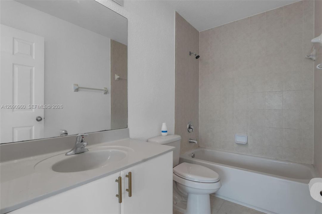 For Sale: $290,000 (3 beds, 3 baths, 1423 Square Feet)
