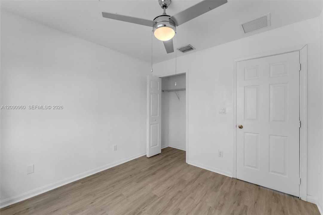 For Sale: $290,000 (3 beds, 3 baths, 1423 Square Feet)