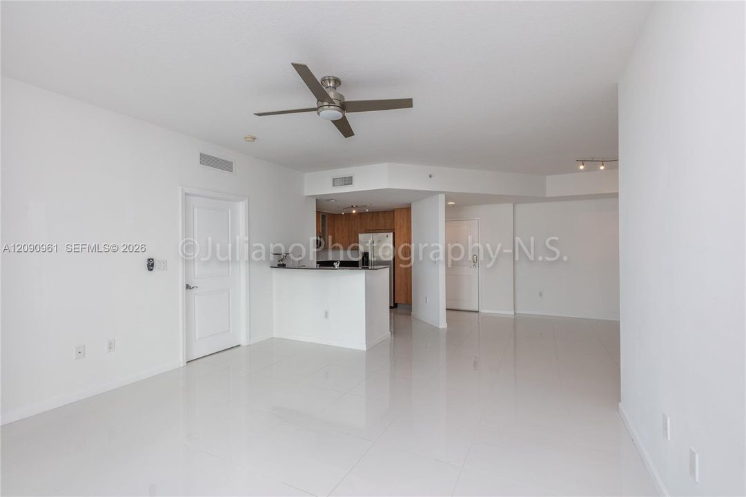 For Sale: $515,000 (2 beds, 2 baths, 1251 Square Feet)