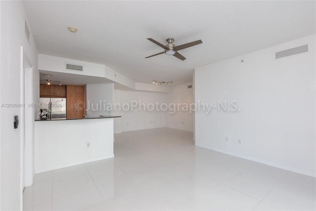 For Sale: $515,000 (2 beds, 2 baths, 1251 Square Feet)