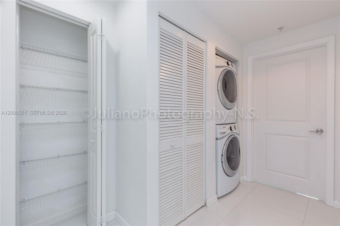 For Sale: $515,000 (2 beds, 2 baths, 1251 Square Feet)