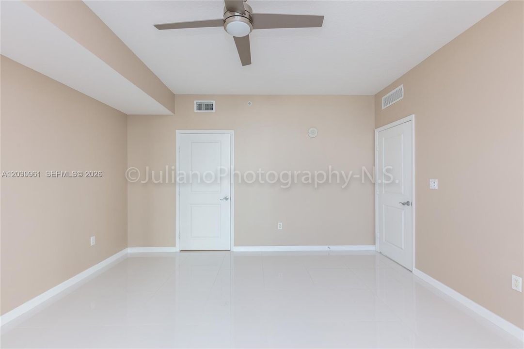 For Sale: $515,000 (2 beds, 2 baths, 1251 Square Feet)