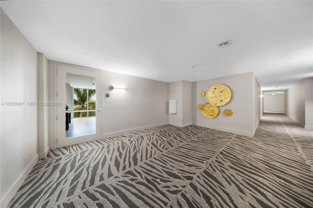 For Sale: $515,000 (2 beds, 2 baths, 1251 Square Feet)