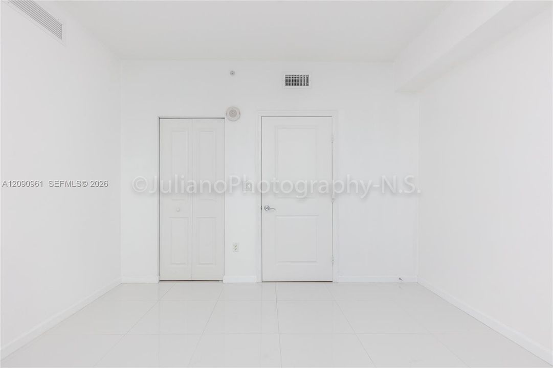 For Sale: $515,000 (2 beds, 2 baths, 1251 Square Feet)