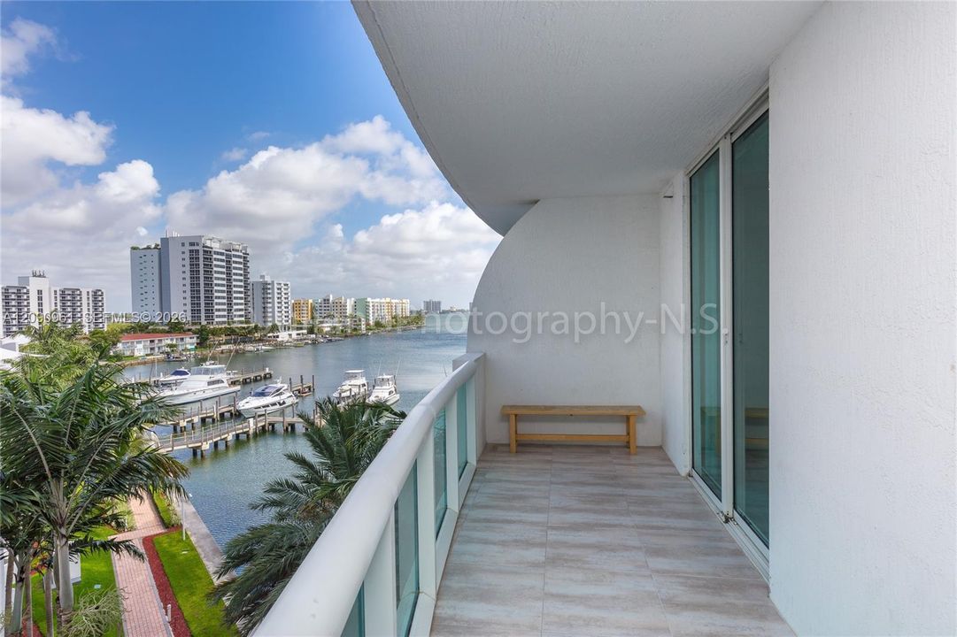 For Sale: $515,000 (2 beds, 2 baths, 1251 Square Feet)