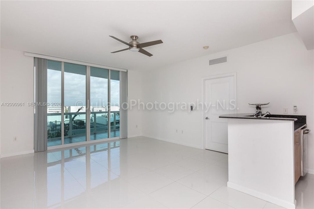For Sale: $515,000 (2 beds, 2 baths, 1251 Square Feet)
