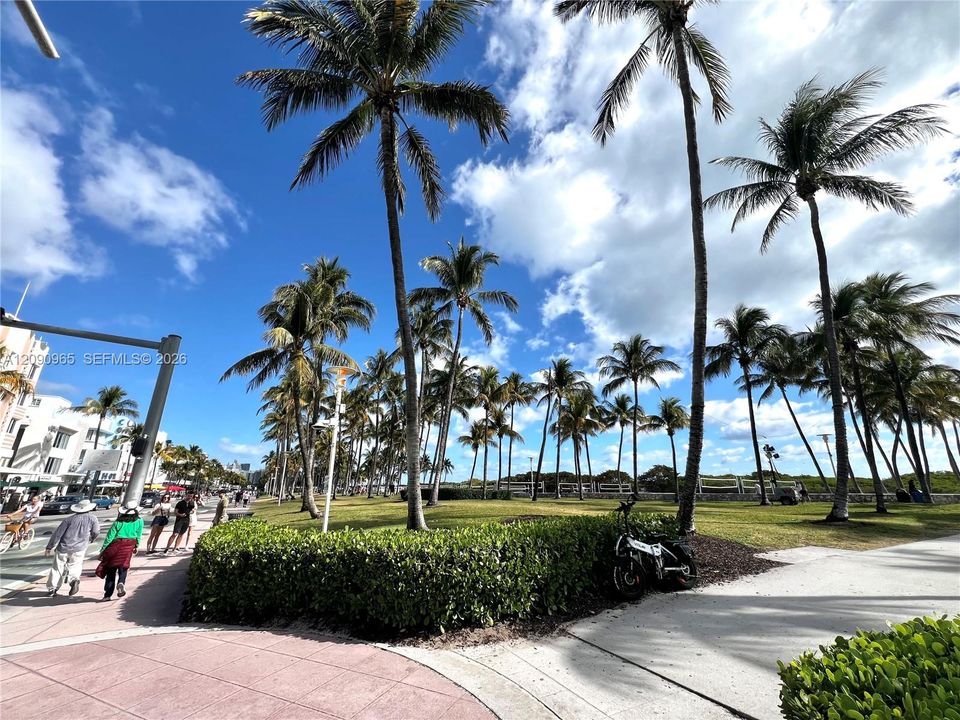For Rent: $2,250 (12 beds, 12 baths, 820 Square Feet)
