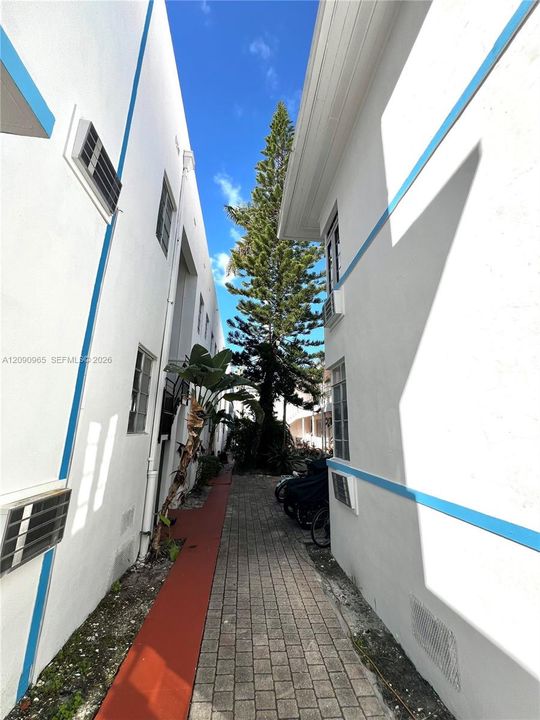 For Rent: $2,250 (12 beds, 12 baths, 820 Square Feet)