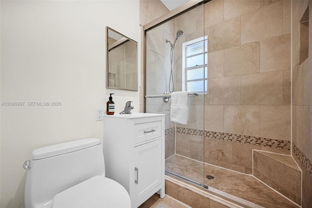 En Venta: $430,000 (2 camas, 2 baños, 1130 Pies cuadrados)