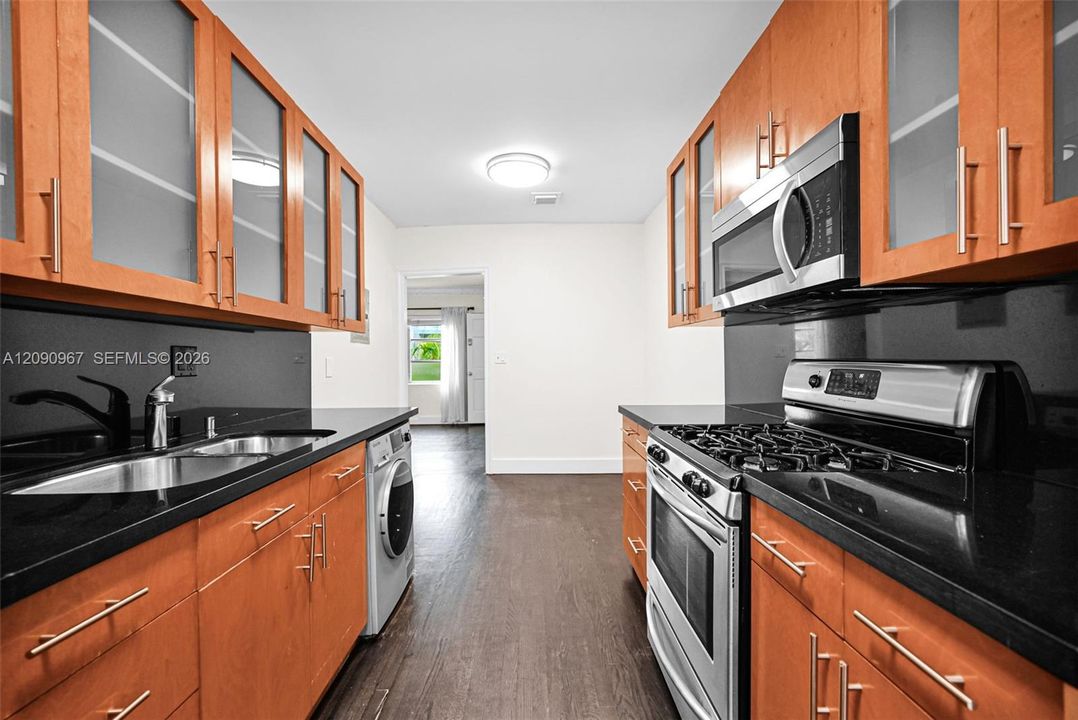 En Venta: $430,000 (2 camas, 2 baños, 1130 Pies cuadrados)