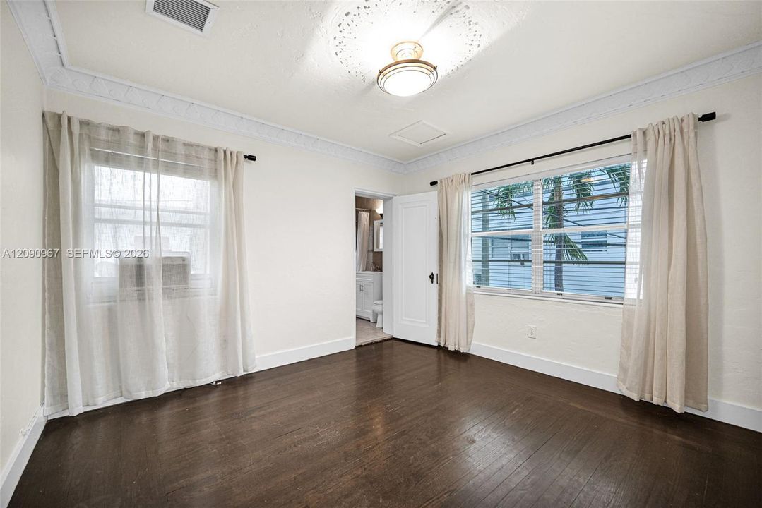 En Venta: $430,000 (2 camas, 2 baños, 1130 Pies cuadrados)