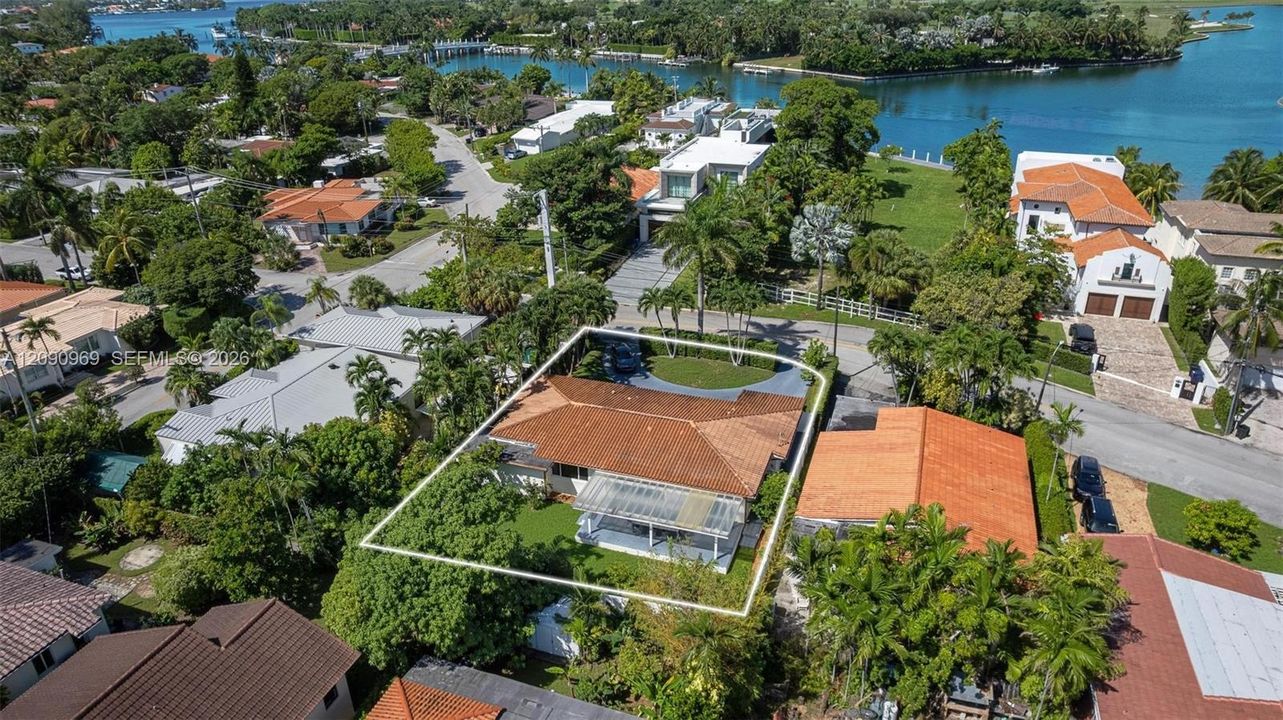На продажу: $3,299,000 (3 спален, 2 ванн, 1869 Квадратных фут)