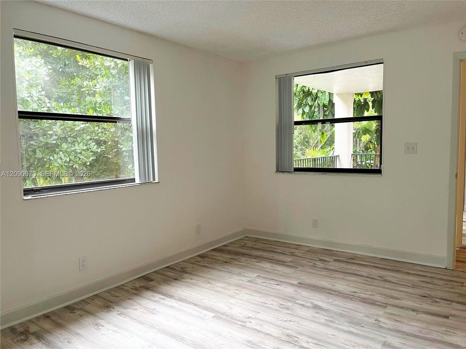 В аренду: $1,900 (1 спален, 1 ванн, 777 Квадратных фут)
