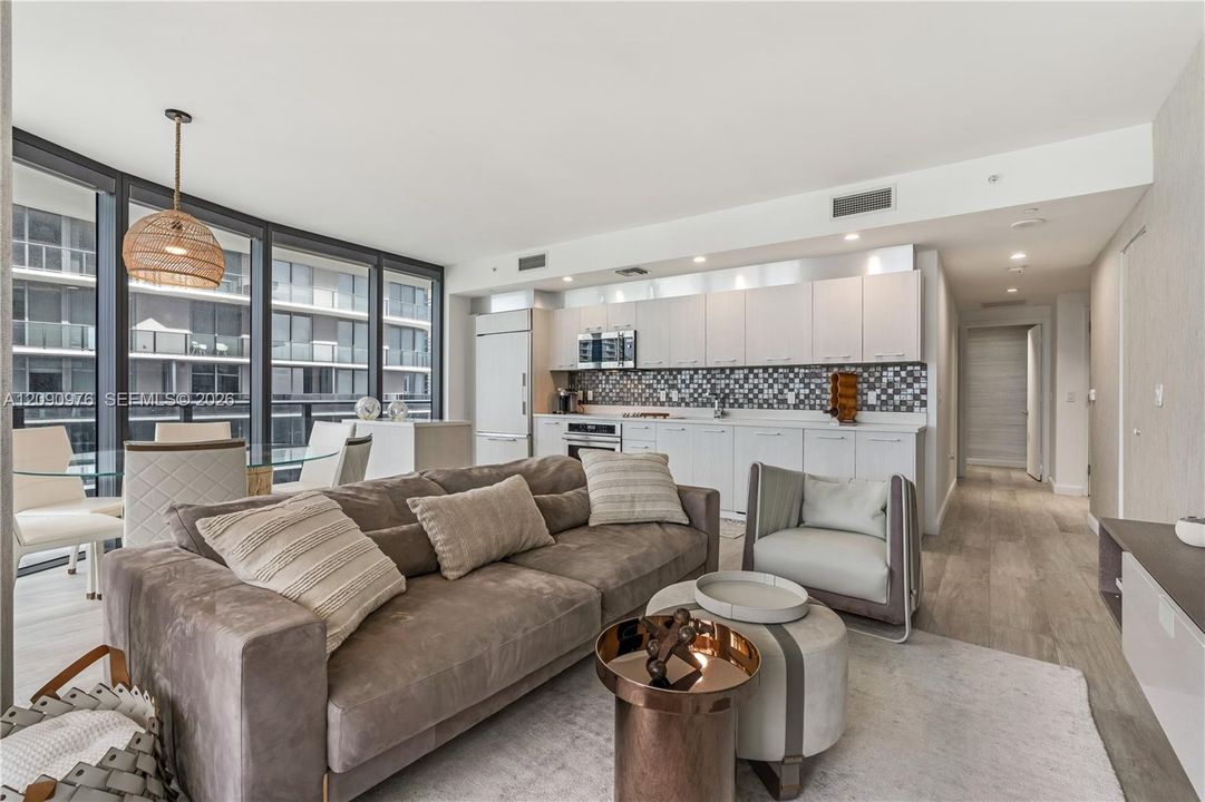 В аренду: $9,500 (3 спален, 3 ванн, 1290 Квадратных фут)
