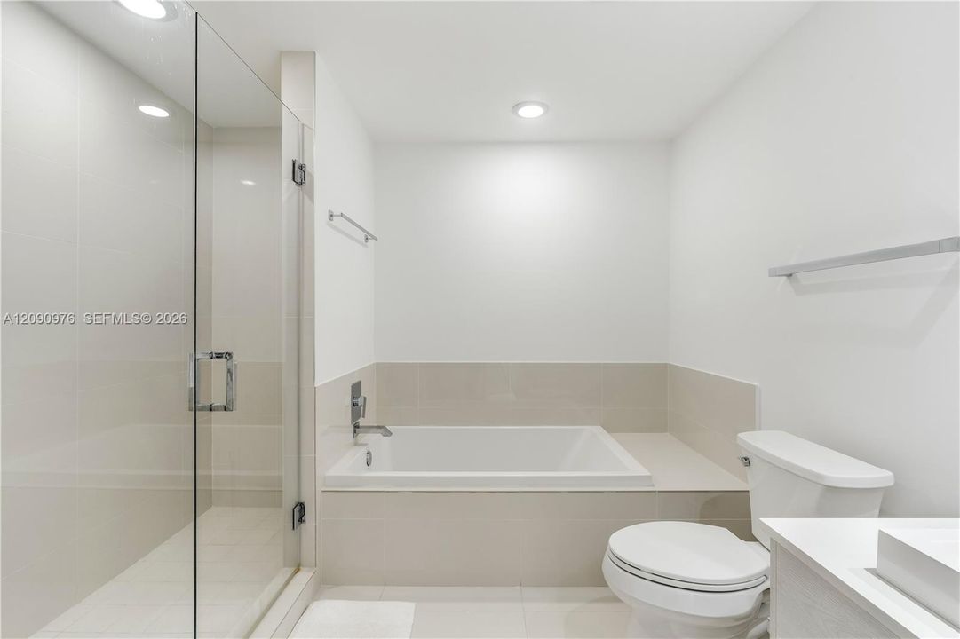 В аренду: $9,500 (3 спален, 3 ванн, 1290 Квадратных фут)