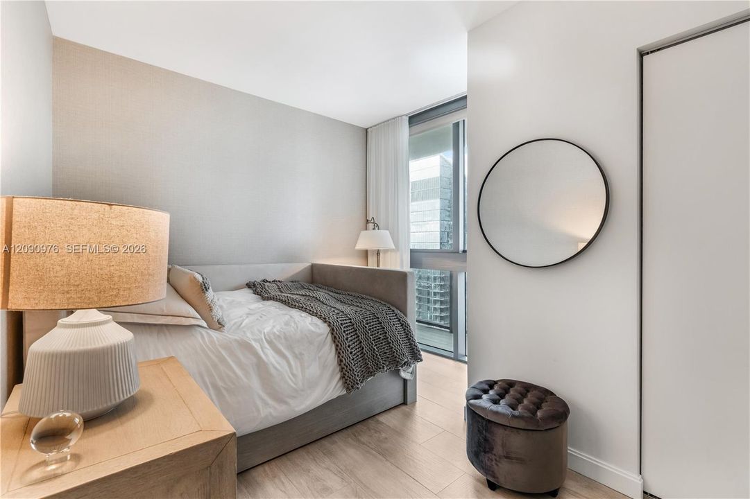 В аренду: $9,500 (3 спален, 3 ванн, 1290 Квадратных фут)