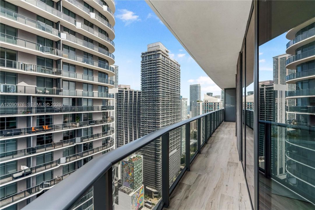В аренду: $9,500 (3 спален, 3 ванн, 1290 Квадратных фут)