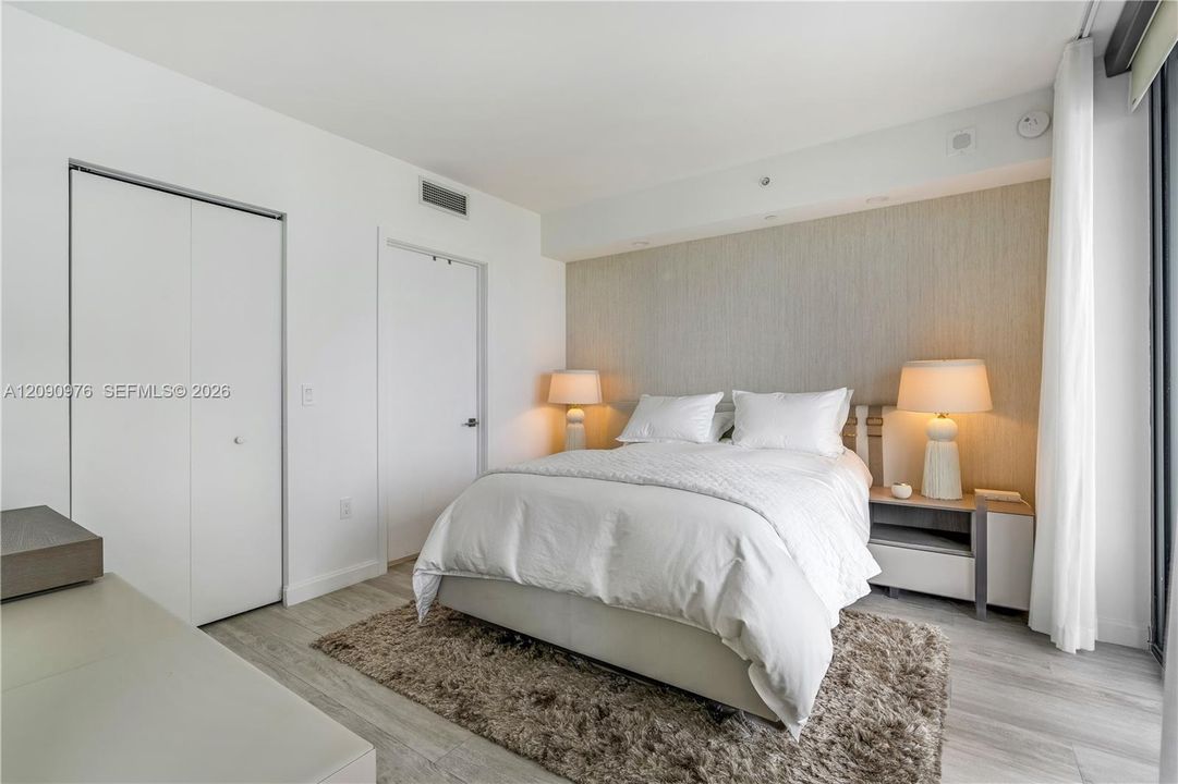 В аренду: $9,500 (3 спален, 3 ванн, 1290 Квадратных фут)