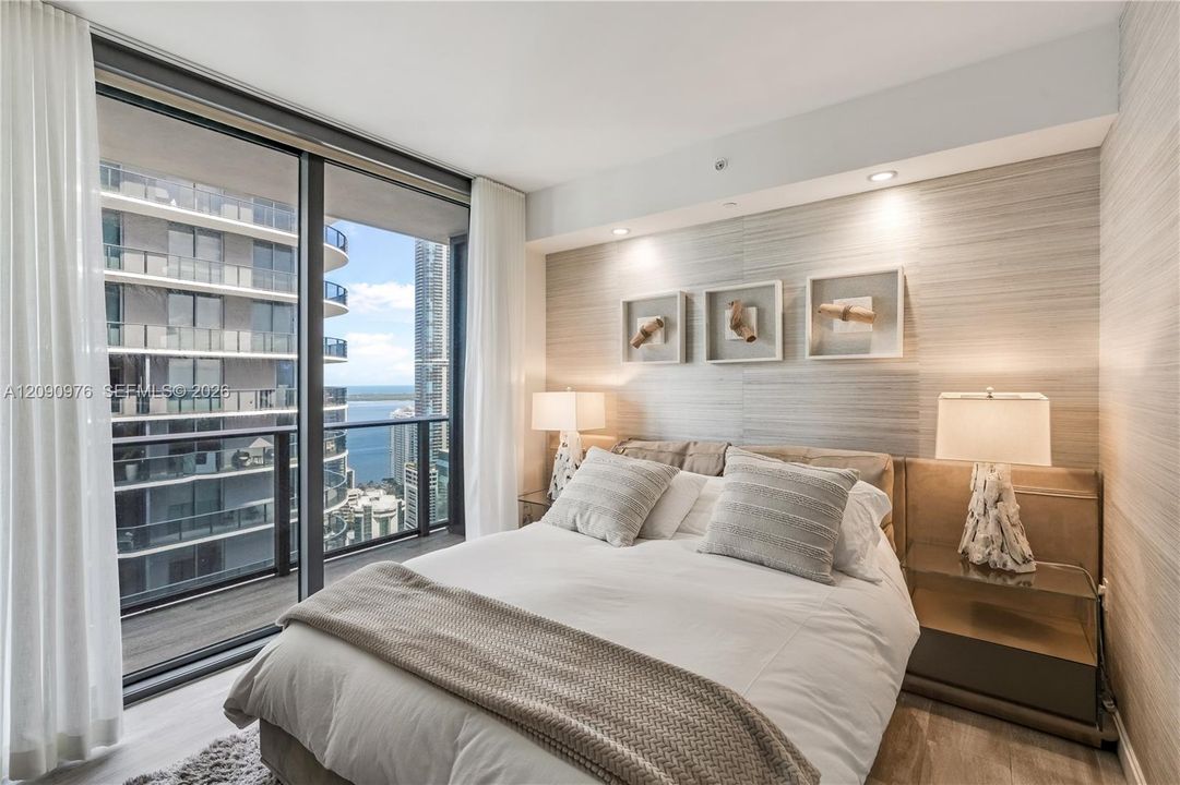 В аренду: $9,500 (3 спален, 3 ванн, 1290 Квадратных фут)