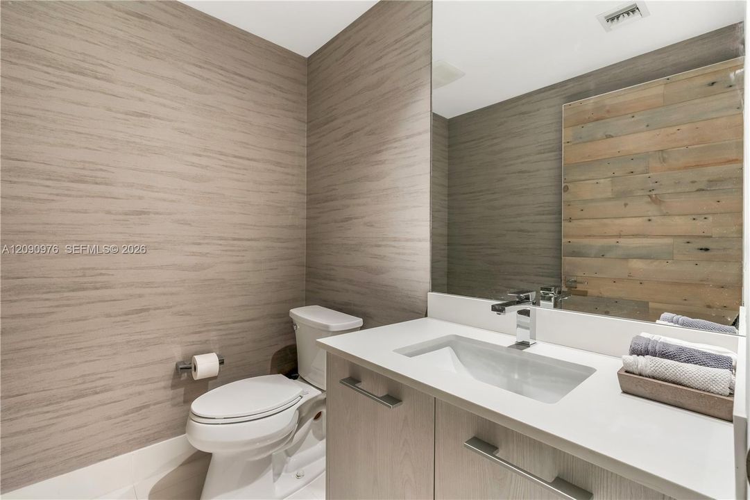В аренду: $9,500 (3 спален, 3 ванн, 1290 Квадратных фут)