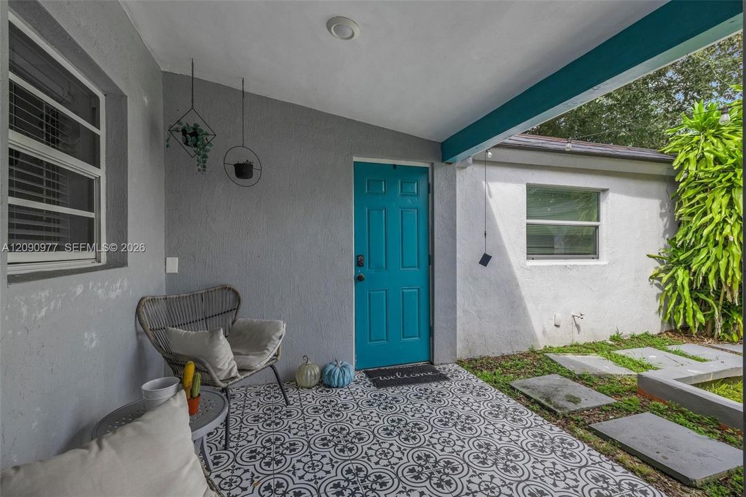 En Venta: $739,000 (4 camas, 3 baños, 1828 Pies cuadrados)