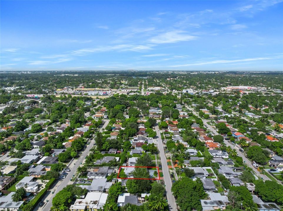 En Venta: $739,000 (4 camas, 3 baños, 1828 Pies cuadrados)