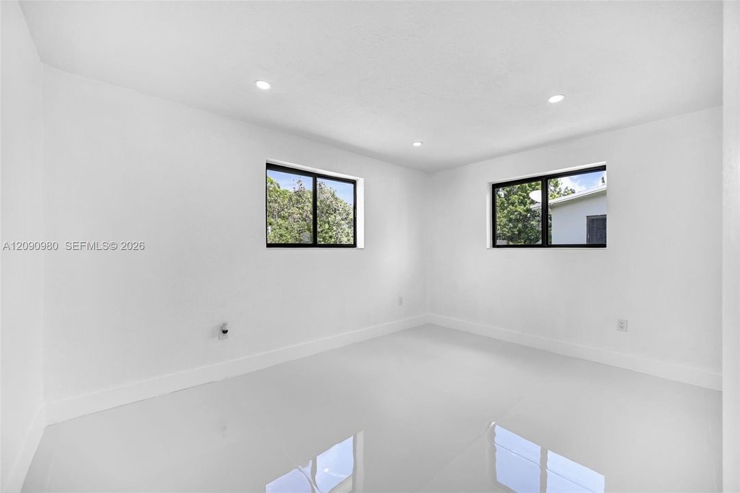 En Venta: $689,000 (4 camas, 3 baños, 1144 Pies cuadrados)